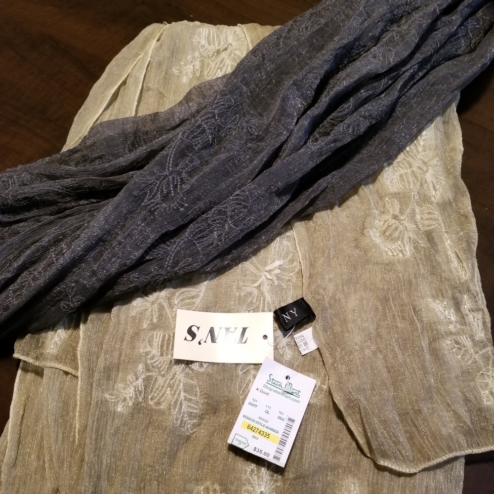 Two scarves.